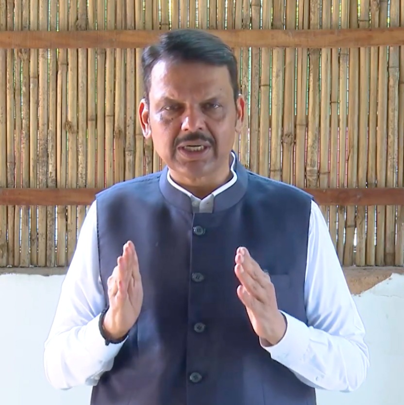 नाना पाटेकर को पूरे राजकीय सम्मान के साथ विदाई दी जाएगी: फडणवीस