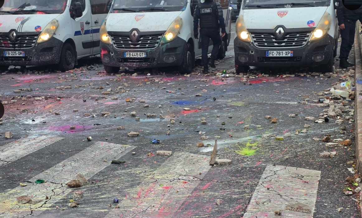 फ्रांस में अशांति के दौरान कम से कम 1,200 लोग हिरासत में लिए गए, 150 पुलिसकर्मी घायल