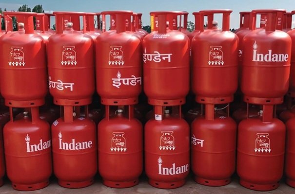 वाणिज्यिक रसोई गैस सिलेंडर हुआ महंगा
