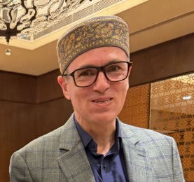 जम्मू कश्मीर विधानसभा में हंगामा: उमर अब्दुल्ला ने पूर्ण राज्य का दर्जा बहाल करने का प्रस्ताव किया पेश