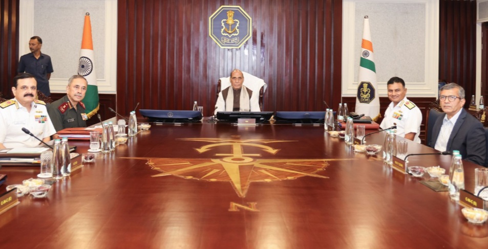 हिन्द महासागर में सबसे पहले मदद का हाथ बढाने वाला भारत पसंदीदा सुरक्षा साझेदार : राजनाथ