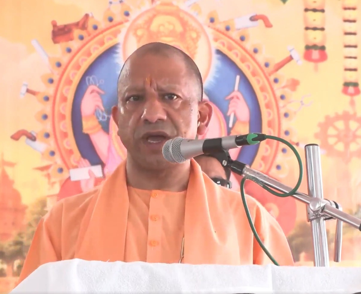 योगी की युवाओं से ज्ञान को कौशल से जोड़कर विकसित उत्तर प्रदेश के निर्माण में भागीदार बनने की अपील