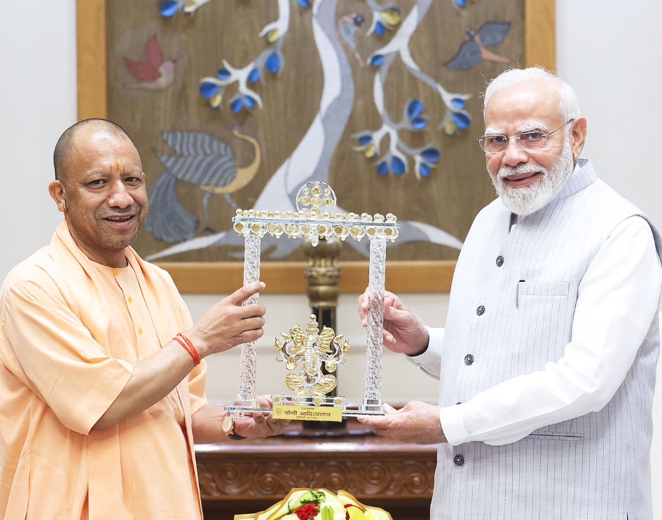 योगी ने मोदी से की मुलाकात