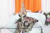 MOTIHARI, JULY 18 (UNI):- Prime Minister Narendra Modi addressing a Public Meeting, in Motihari on Friday.UNI PHOTO-95U MOTIHARI, JULY 18 (UNI):- Prime Minister Narendra Modi addressing a Public Meeting, in Motihari on Friday.UNI PHOTO-95U